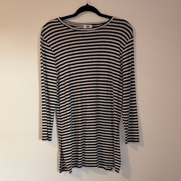 Old Navy Tops - Old Navy Black and White Striped Long Sleeve Top
